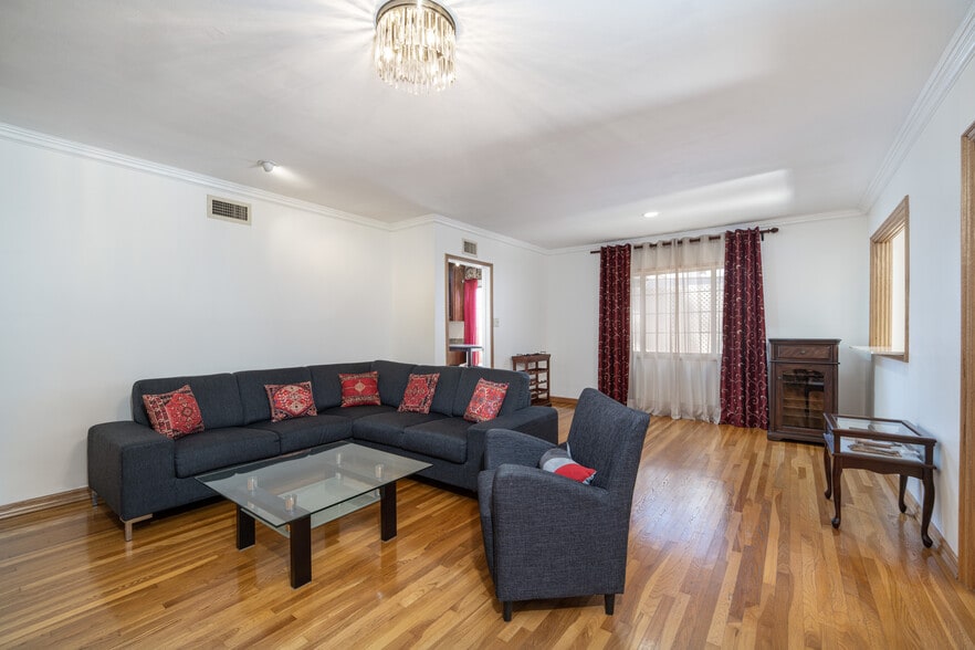 Building Photo - 14024 Cantlay St