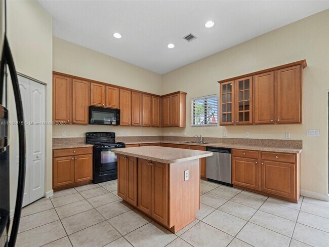 Building Photo - 1438 SW 154th Ct