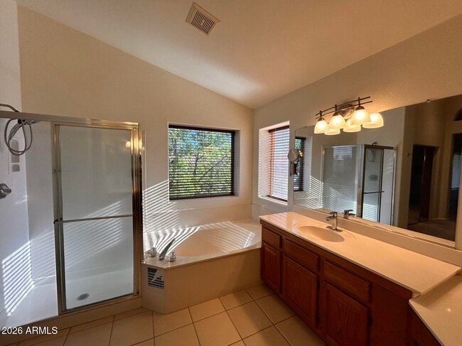 Building Photo - 5922 W Gary Dr