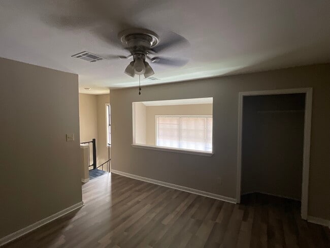 Building Photo - 107 Coulee Dr