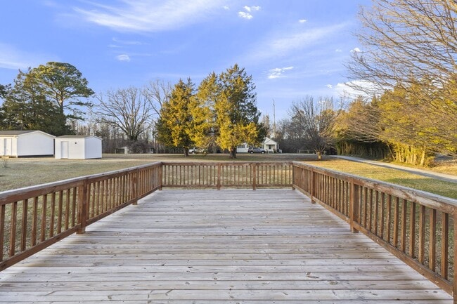 Building Photo - Charming 3 Bedroom Home for Rent!