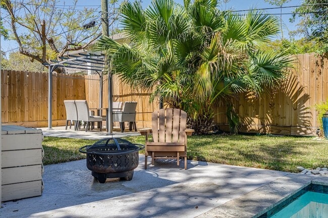 Building Photo - 12458 Woodthorpe Ln