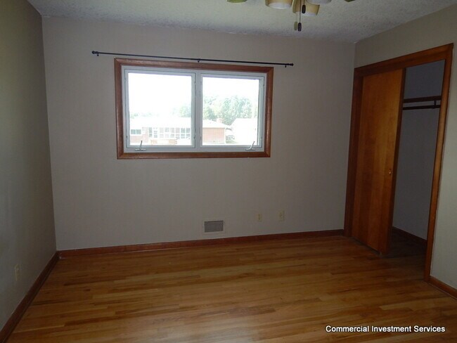 Building Photo - 2214 Anna Ave