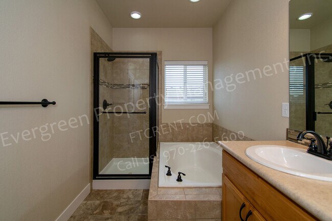 Building Photo - 5020 Cinquefoil Ln