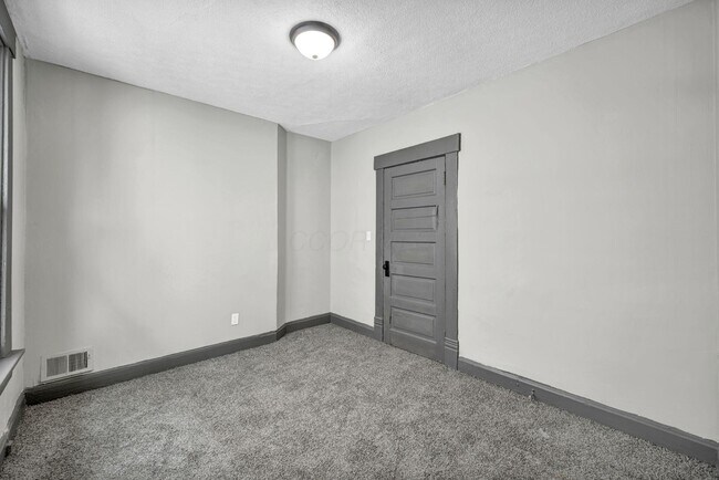 Building Photo - 365 S Eureka Ave