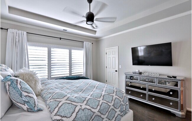 Building Photo - 4379 Strand Dr