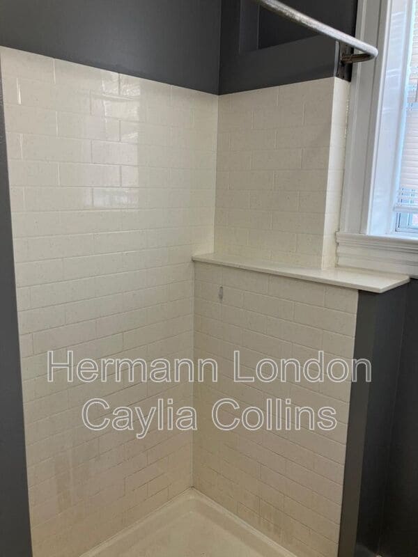 Building Photo - 4657-4659 Idaho Ave