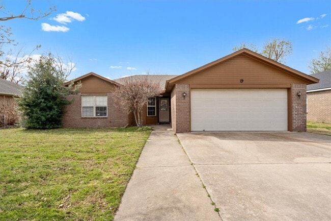 Building Photo - 9 Jordan Ln