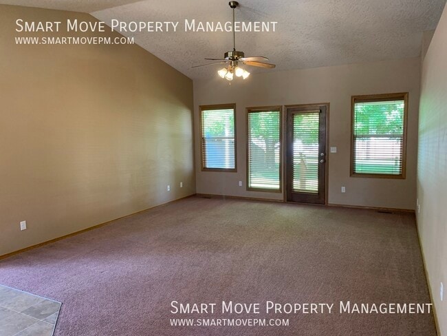 Building Photo - 2593 N Ridgebury Way