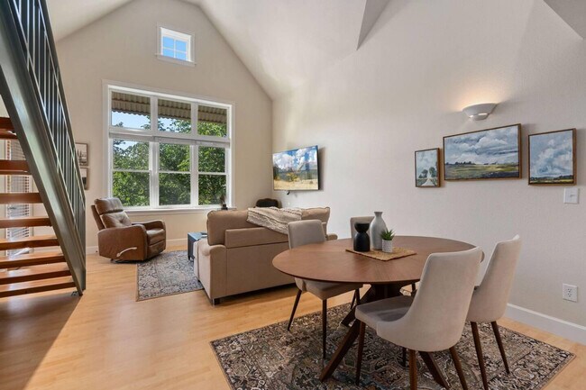 Building Photo - 330 N Howes St