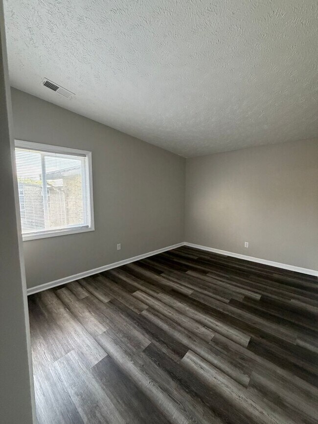 Building Photo - 9031 S Eldorado Dr