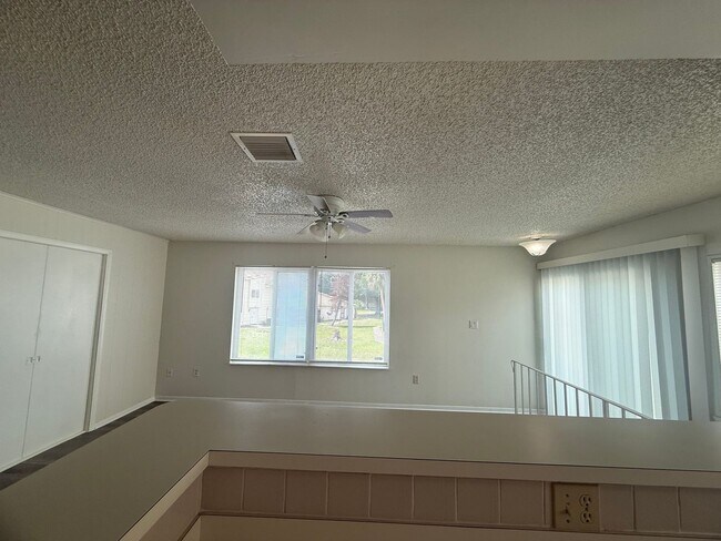 Building Photo - 1101 Spring Meadow Dr