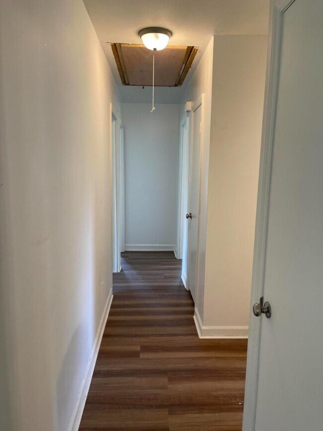 Building Photo - 403 Sheffield Dr