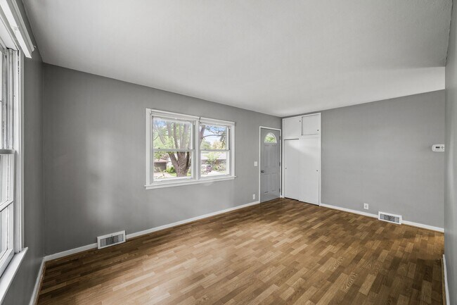 Building Photo - Gorgeous 4BR/2BA Home with Finished Lower ...