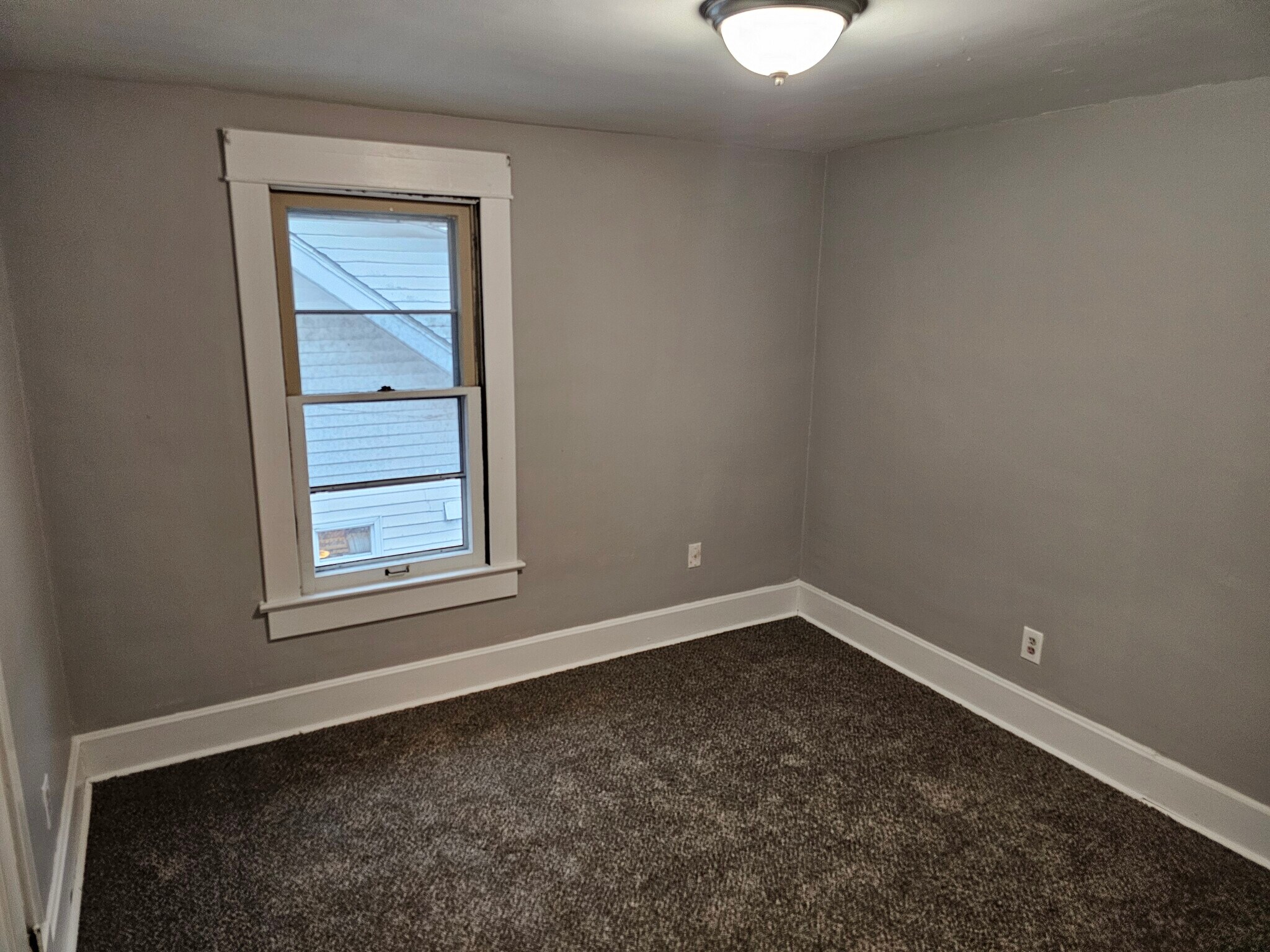Building Photo - 1098 Big Falls Ave