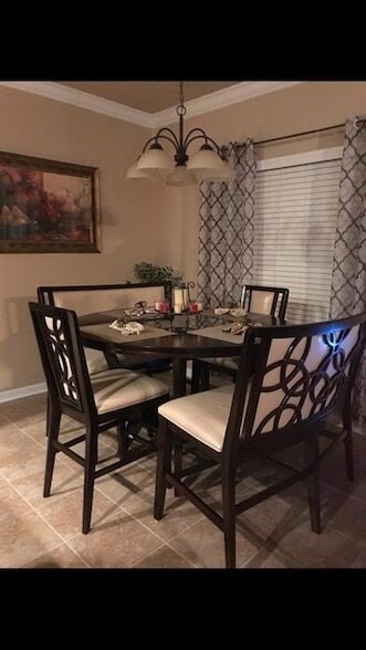 Building Photo - 652 Fairfield Loop