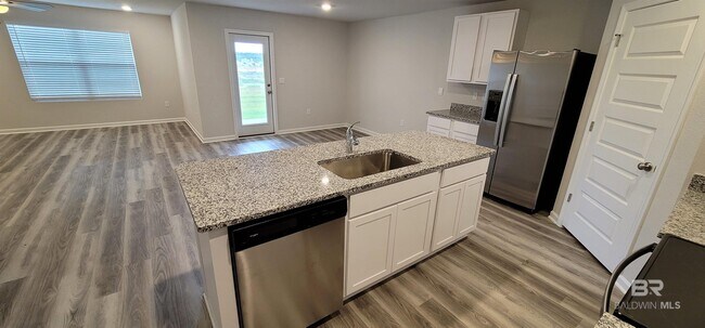 Building Photo - 388 Winters Ave