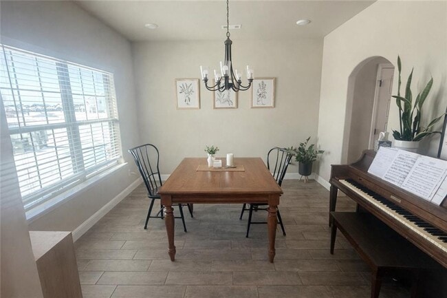 Building Photo - 3670 Macintosh Way