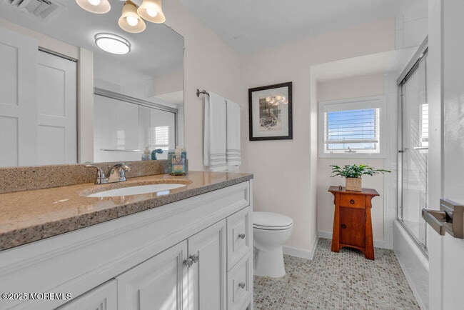 Building Photo - 422 Ocean Blvd N