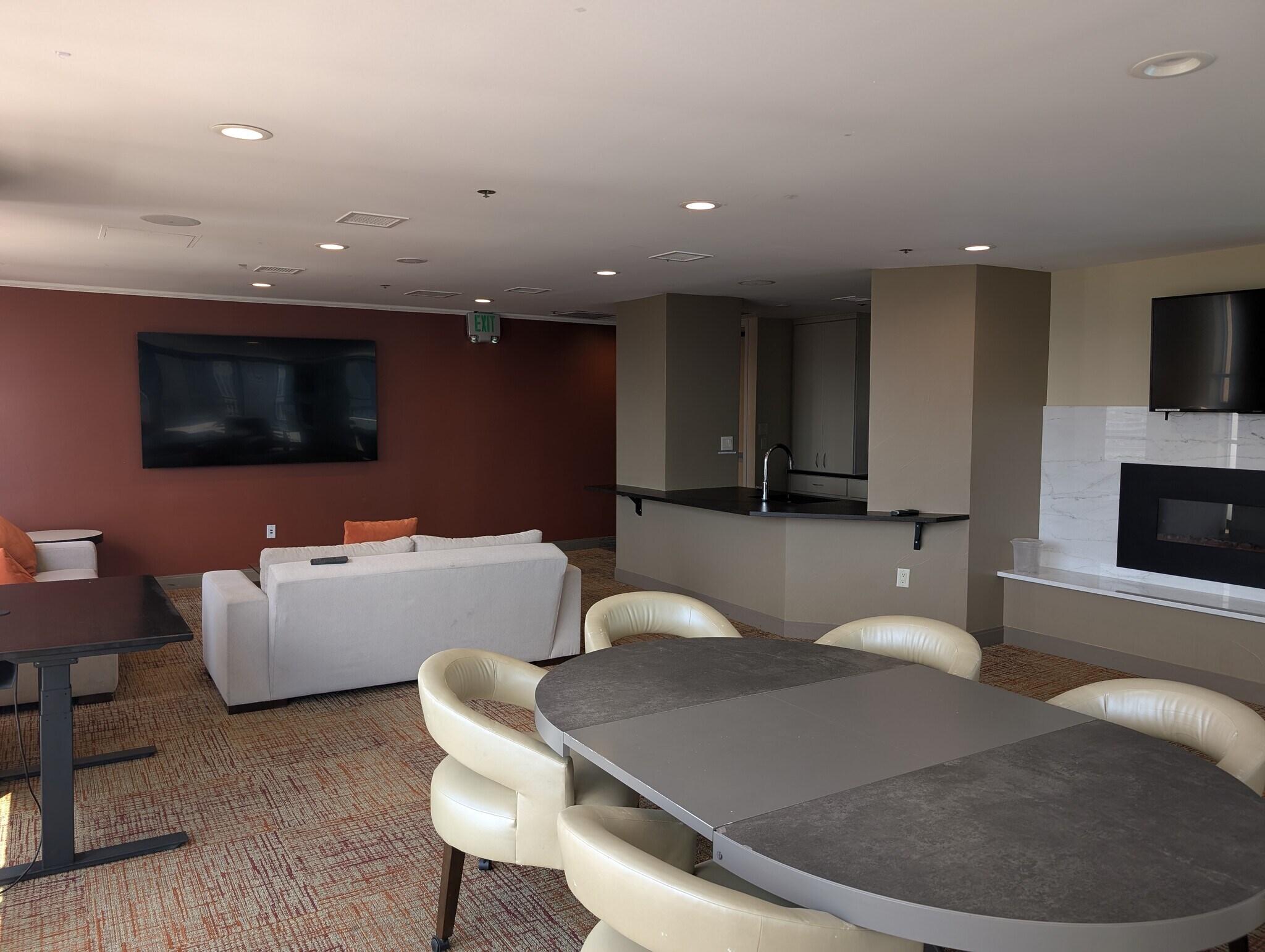Top Floor Clubhouse - 1625 Larimer St