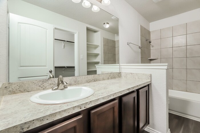 Building Photo - 5422 Freshwater Way
