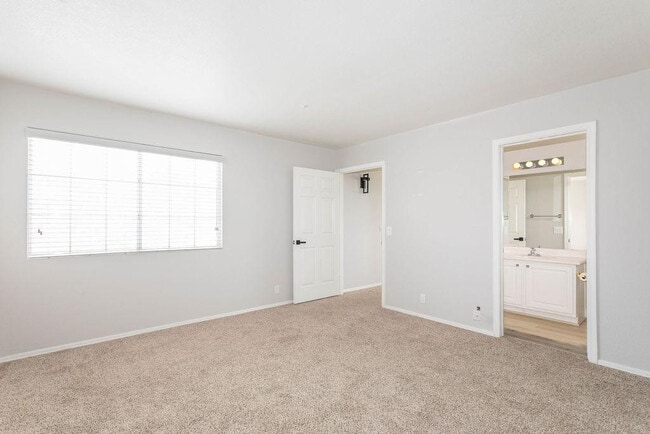 Building Photo - 7650 E Williams Dr