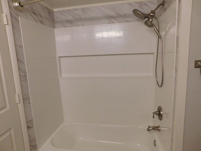 Building Photo - Gorgeous 3 bedroom condo with a 2 car garage! Tons of upgrades*Southwest*Gated community*