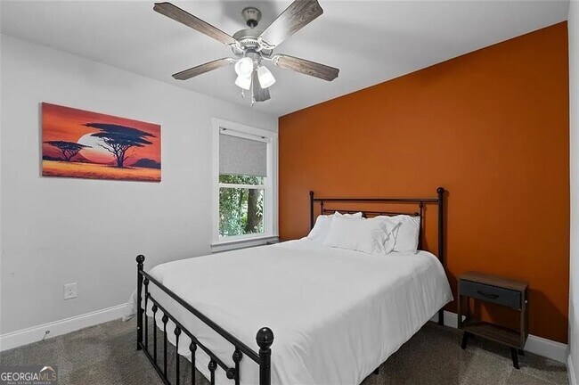 Building Photo - 813 Coleman St SW