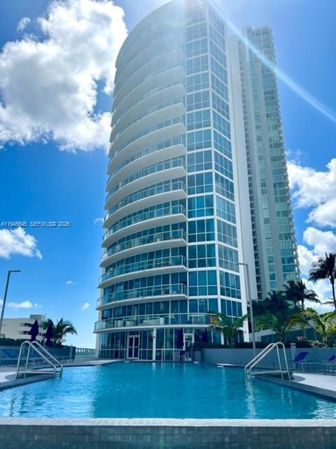 Building Photo - 480 NE 30th St