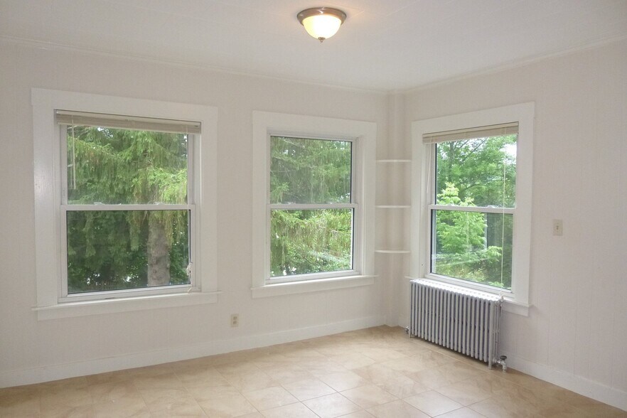 Eat-In Kitchen Area - 293 High St