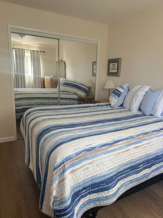 Building Photo - 2525 Solano Rd