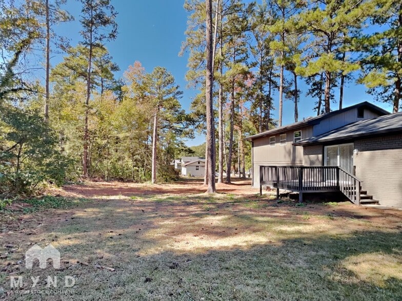 Building Photo - 2945 Botany Dr