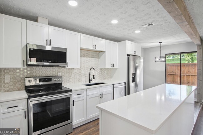 Building Photo - 3193 Nectarine Cir