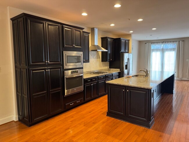 Building Photo - 9170 Kenway Ln