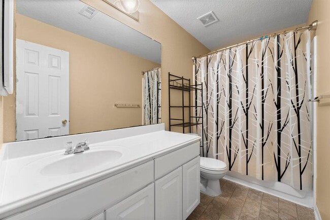 Building Photo - 29639 Turnbury Village Dr