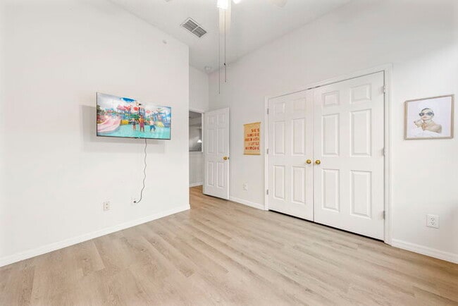 Building Photo - Centrally Located in Celebration Village