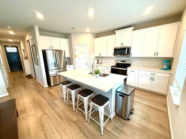 Building Photo - COMING SOON! GORGEOUS Two-Story 4 Bedroom ...