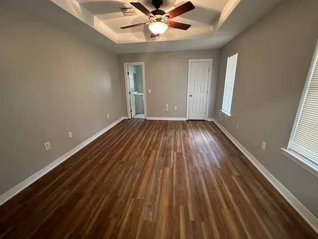 Building Photo - 3 Bed; 2.5 Bath Bossier Home