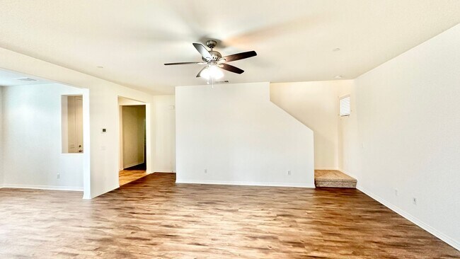 Building Photo - Beautiful, Stand Alone Condo in Resort-lik...