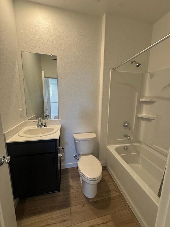Building Photo - 1109 Baylor Ter