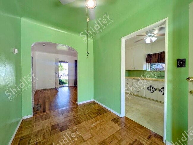 Building Photo - 2 Bedroom 1 Bath and 2 Massive Yard in North San Bernardino