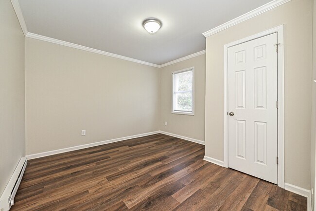 Building Photo - 302 E Hudson St