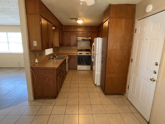 Building Photo - 1502 Linda Ln