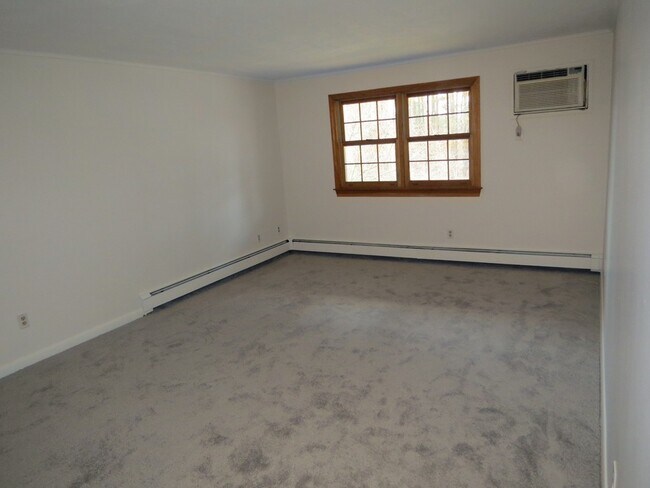 Building Photo - 209 Great Rd