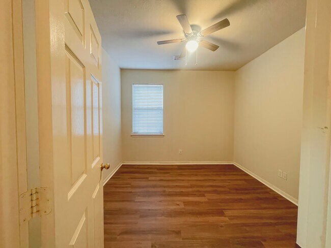 Building Photo - 24511 Saddle Path Ct