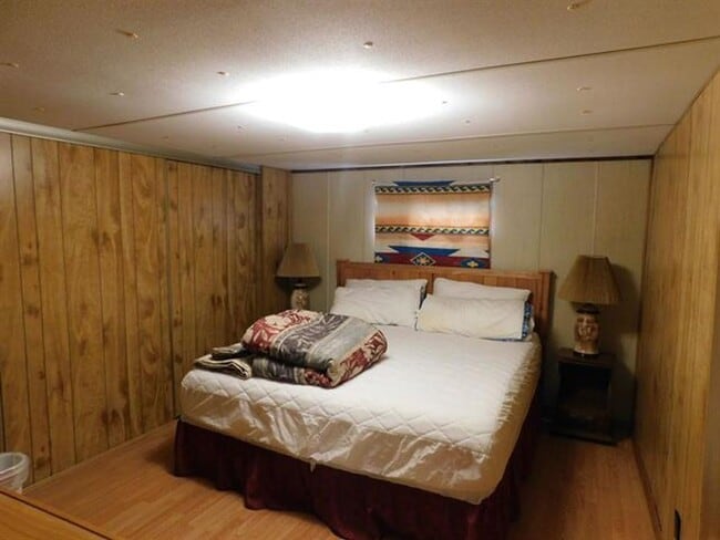 Building Photo - 3bedroom 2 bath with acreage