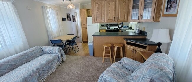 Building Photo - 212 Beth