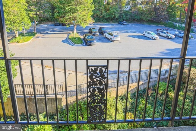 Building Photo - 3535 Chevy Chase Lake Dr