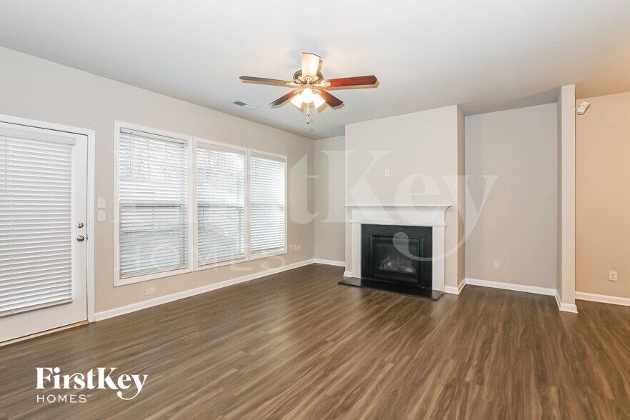 Building Photo - 3196 Baylor Cir