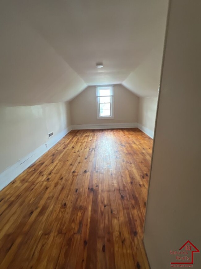 Building Photo - 236 S Young St